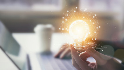 有什么校园+爱情+魔法+变身的日本动漫好看 最好像小女神花铃、玩偶游戏那样经典的动漫