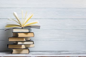 有什么校园+爱情+魔法+变身的日本动漫好看 最好像小女神花铃、玩偶游戏那样经典的动漫